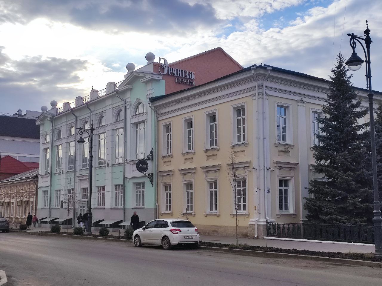 Эрмитаж-Евразия (выставочный зал в Оренбурге).jpg