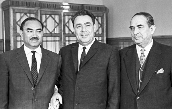 Файл:Брежнев и Мухаммад Юсуф в 1964 году.jpg