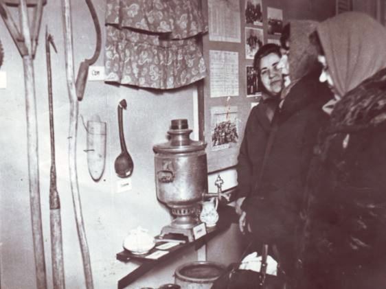 Каневской общественный музей, первая экспозиция. Фотография 1970-х годов