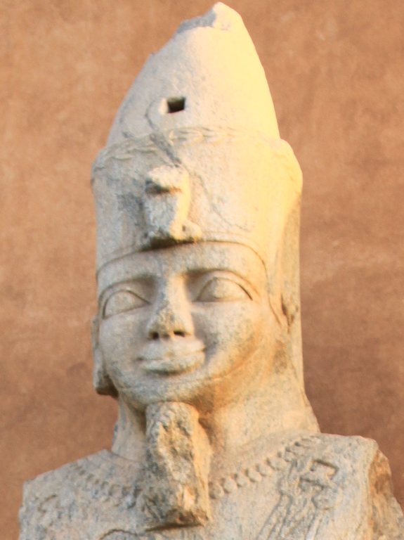Statue National Museum Sudan (crop).png
