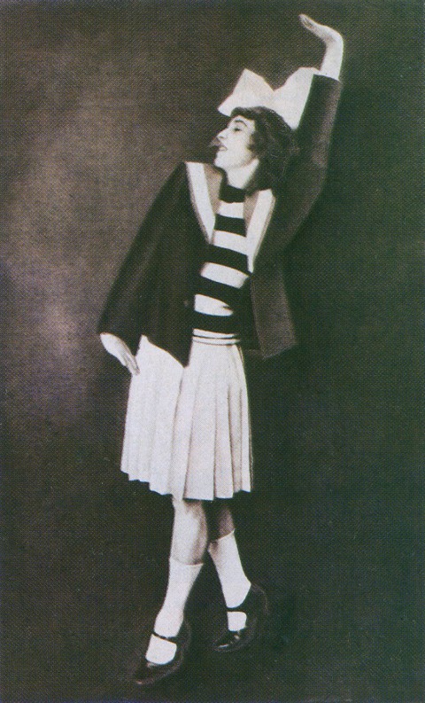 Лидия Соколова в партии Американской девочки (балет «Парад»)