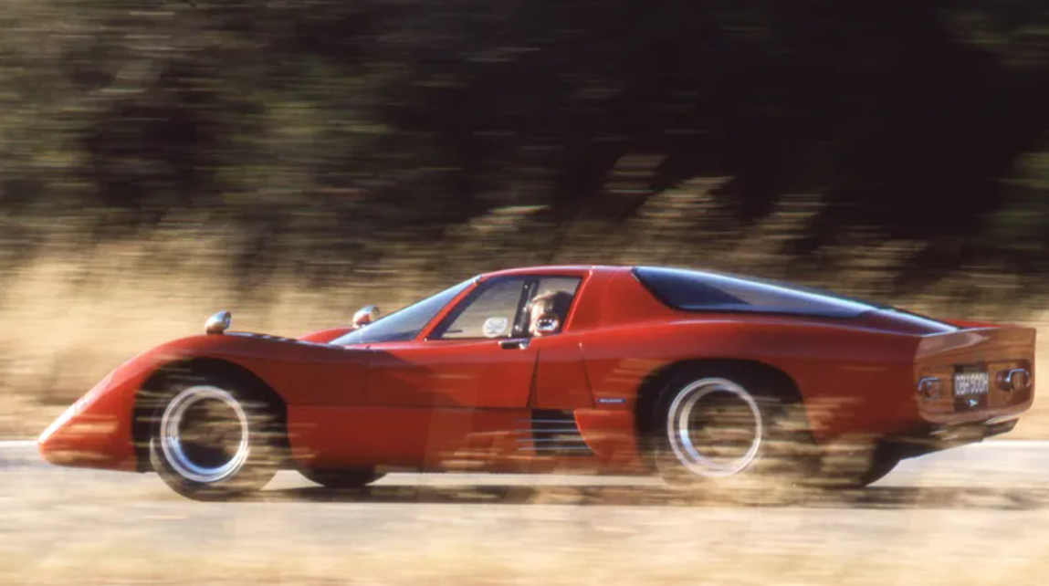 McLaren M6GT-1 во время движения