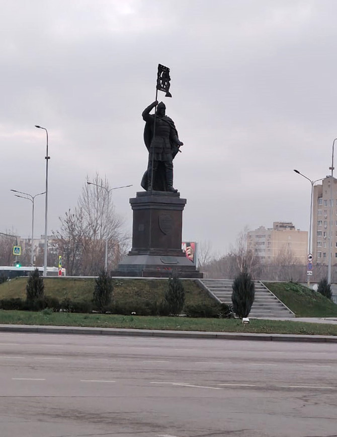 Файл:Памятник_Александру_Невскому_в_Липецке.jpg