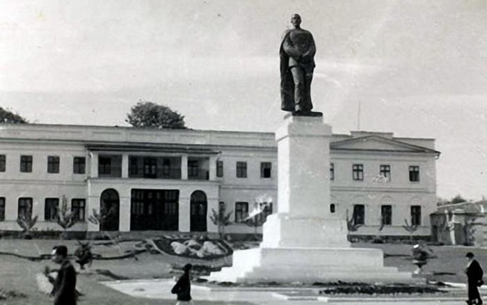Файл:Митрополия в 1939 году Кишинёв.jpg