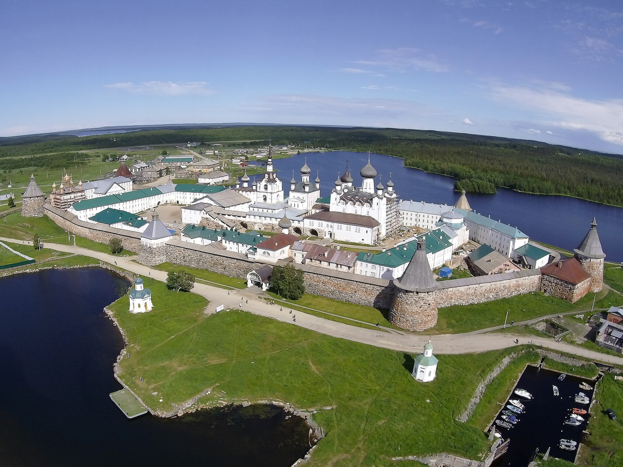 Файл:Solovetsky Monastery drone 1.jpg