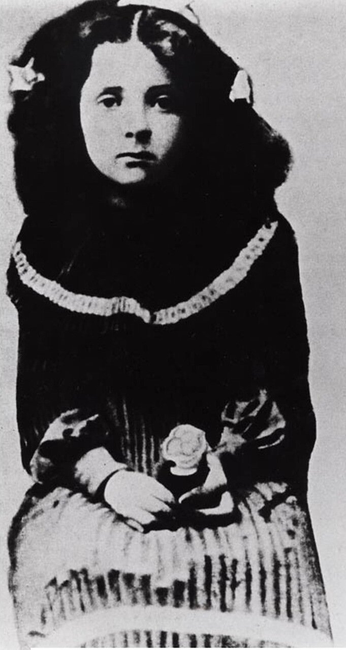 Файл:1904. Голда Меир, первый известный портрет в Пинске.jpg