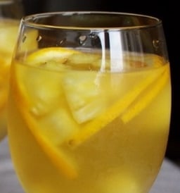 Лимонный пунш (коктейль) 2.jpg
