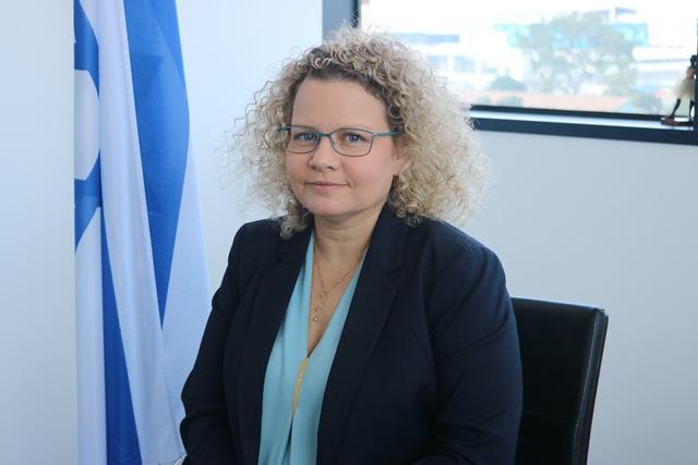 H. e. shani cooper small.jpg