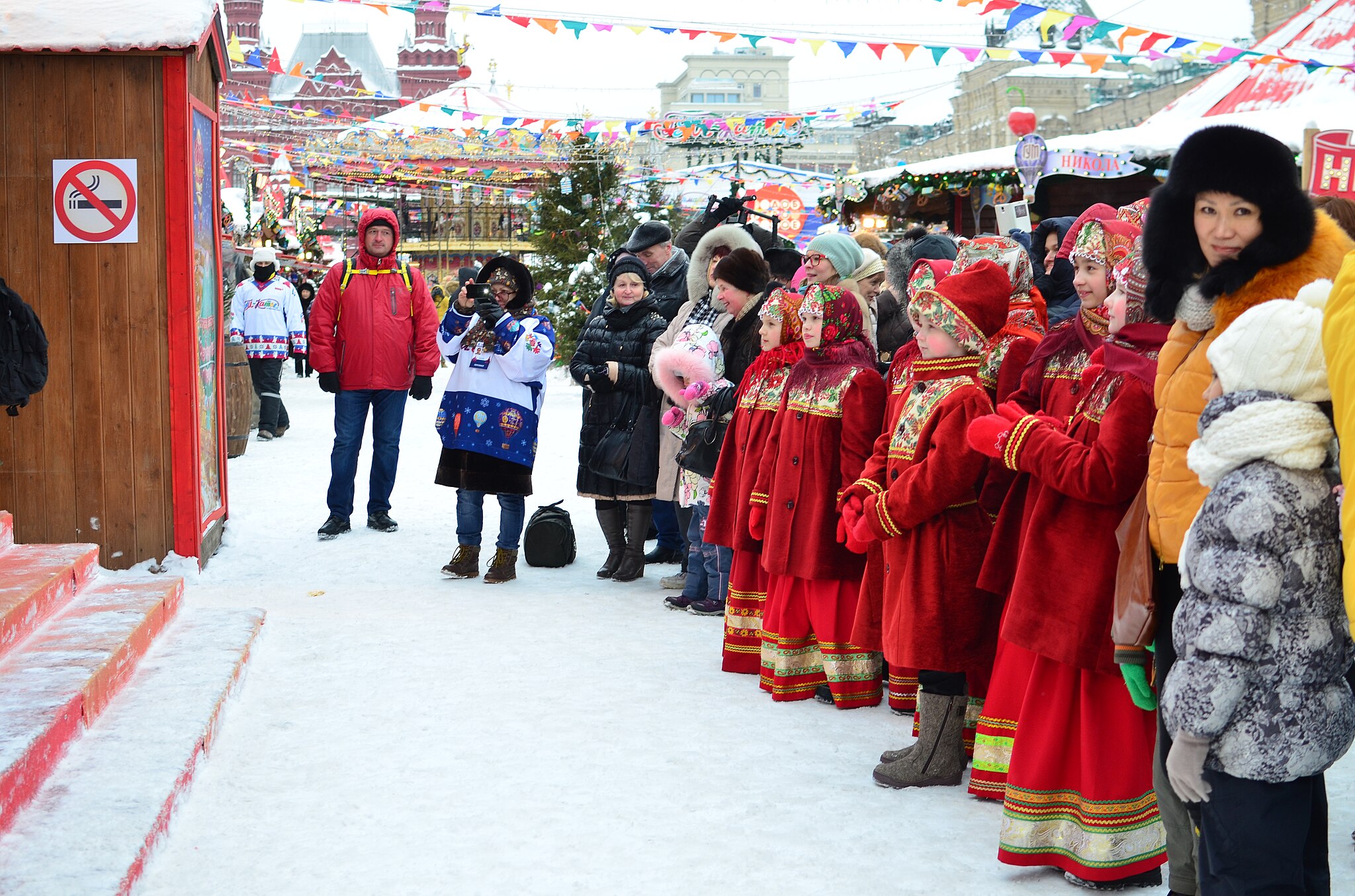 Новогодняя ярмарка на Красной площади.