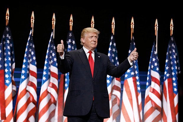 Дональд Трамп и флаги