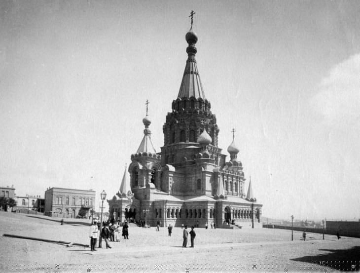 Кафедральный православный собор А.Невского в начале ХХ века: построен в 1898-м, снесён Багировым в 1936 году
