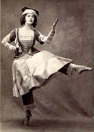 Файл:Tamara Karsavina Petrushka 1911.jpg