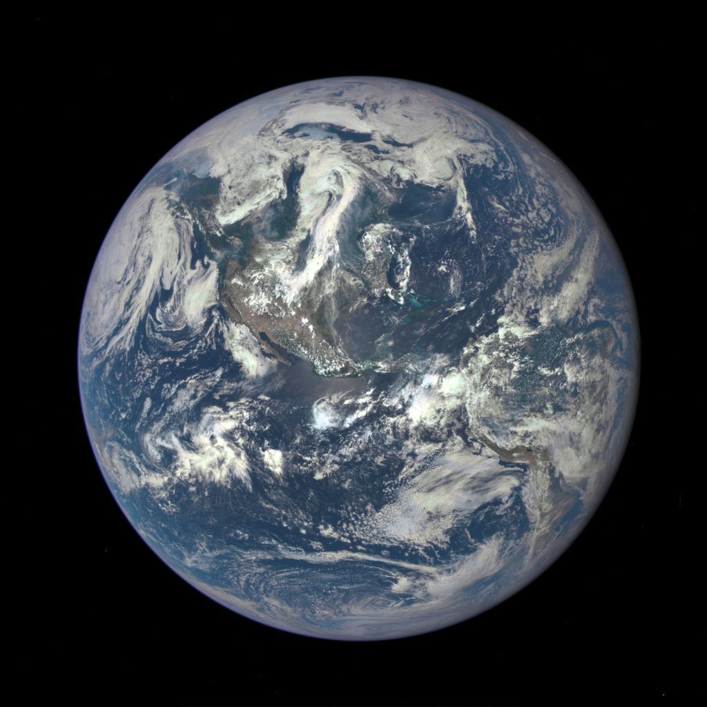 Файл:Earth-DSCOVR-20150706 2.png