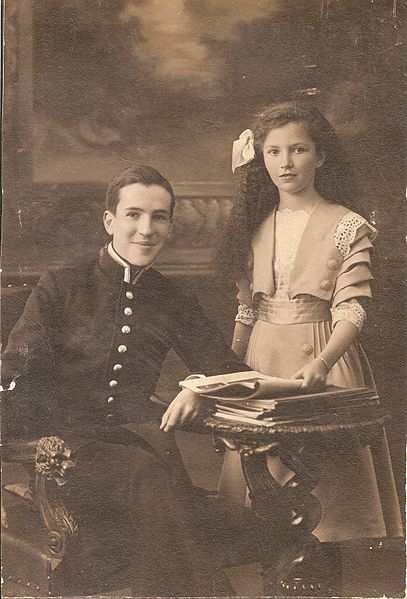 Борис Борисович Бер с сестрой Александрой (1910 г.)