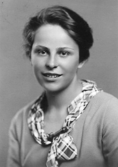 Isolde Ahlgrimm.jpg